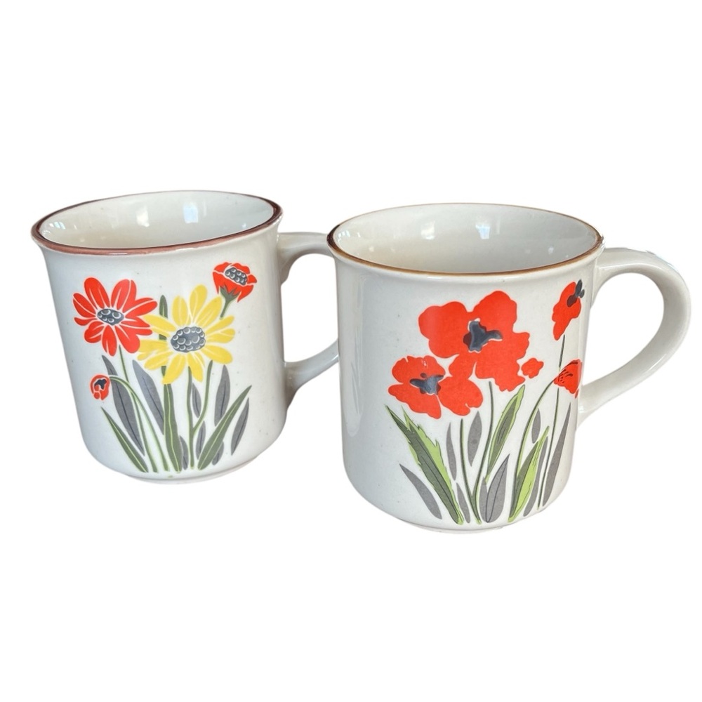 Set of 2 vintage wildflower 8 oz mugs teacups